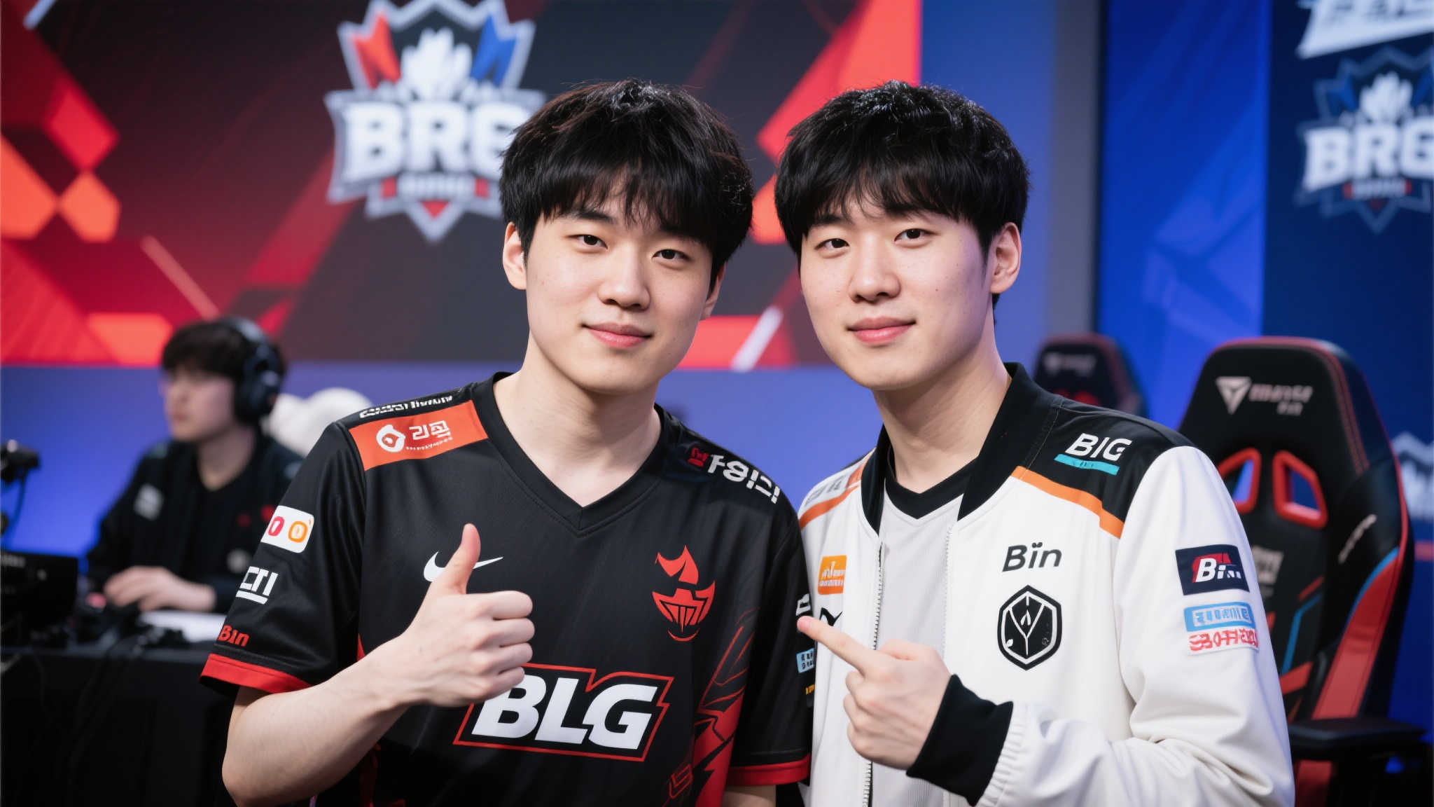 BLG选手Bin与Faker合影:喜悦堪比迎接新生命 BLG选手Bin与Faker合影:喜悦堪比迎接新生命